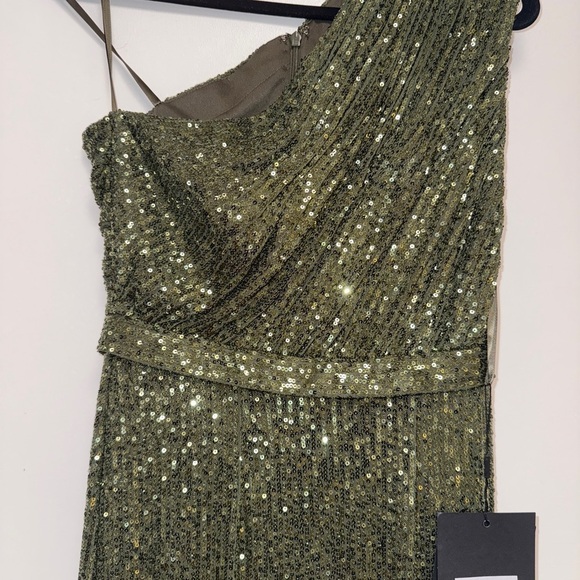 NWT | Mac Duggal 26694 Olive Sequined Gown Size 6 - Picture 8 of 11